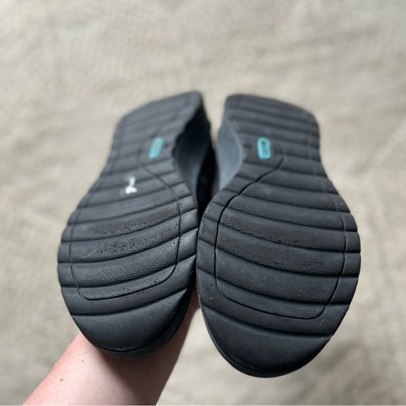 Zees women’s black 8.5 slip on sneakers - Picture 3 of 6